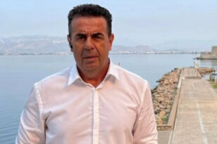 Ναύπλιο: Πειθαρχική έρευνα για τον Δήμαρχο που πετούσε περιττώματα ζώων σε πολιτικό του αντίπαλο
