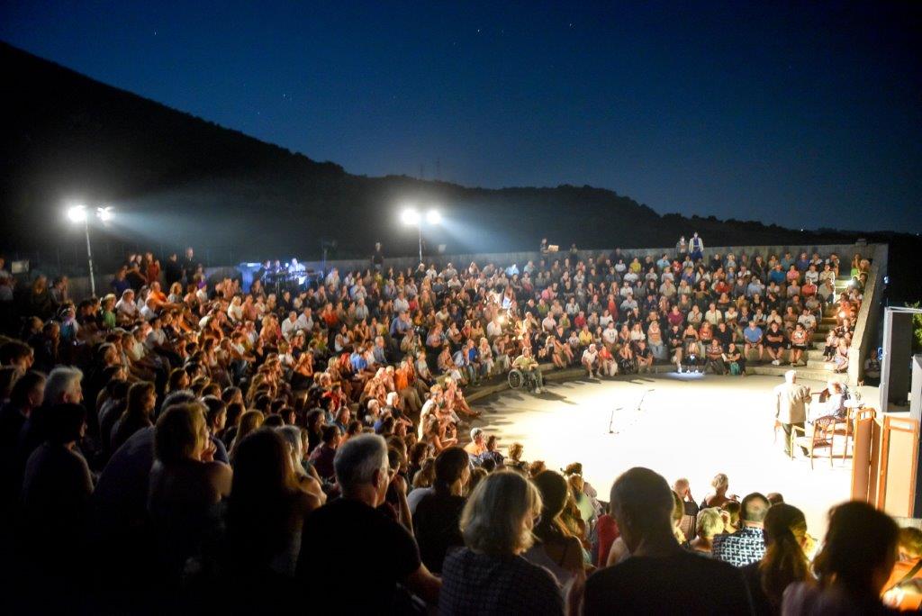 Διεθνές Φεστιβάλ Πάτρας: Δύο εξαιρετικές παραστάσεις στο πλαίσιο του Φεστιβάλ Ερασιτεχνικου Θεάτρου