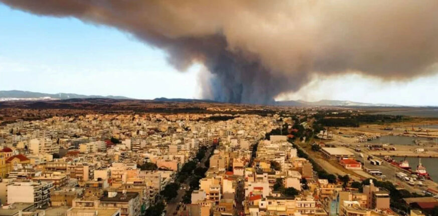 Φωτιά στην Αλεξανδρούπολη: Μήνυμα του 112 για εκκένωση 4 οικισμών