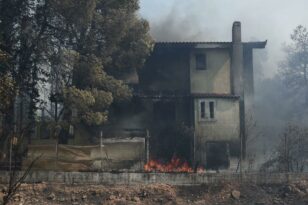 Πυρκαγιές 2023: Πρώτη έκτακτη επιχορήγηση 300.000 ευρώ στον δήμο Σαρωνικού