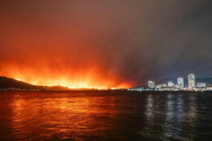 Φωτιές στον Καναδά: Μάχη σε εκατοντάδες πύρινα μέτωπα - Εντολή εκκένωσης σε 15.000 νοικοκυριά