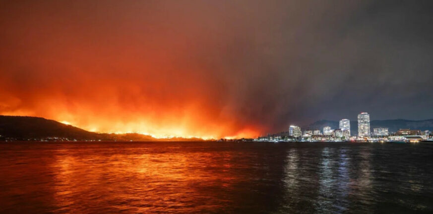 Φωτιές στον Καναδά: Μάχη σε εκατοντάδες πύρινα μέτωπα - Εντολή εκκένωσης σε 15.000 νοικοκυριά