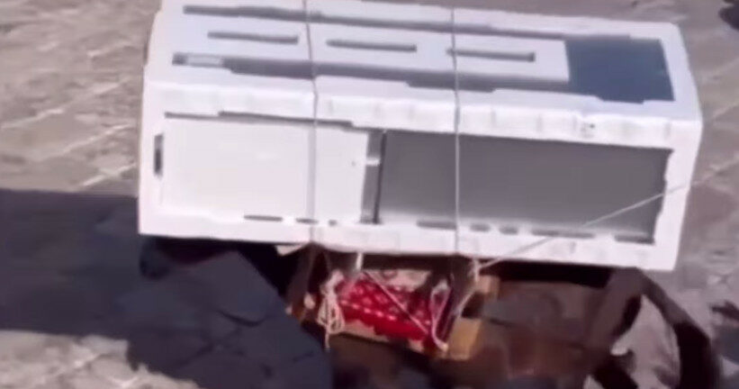 Εικόνες ντροπής: Γαϊδουράκια στην Ύδρα κουβαλάνε μέχρι και ψυγεία - ΒΙΝΤΕΟ