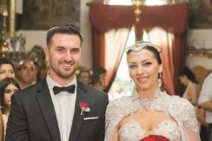 Σπύρος και Χριστίνα: Υπέροχος γάμος στο Μιντιλόγλι - ΦΩΤΟ