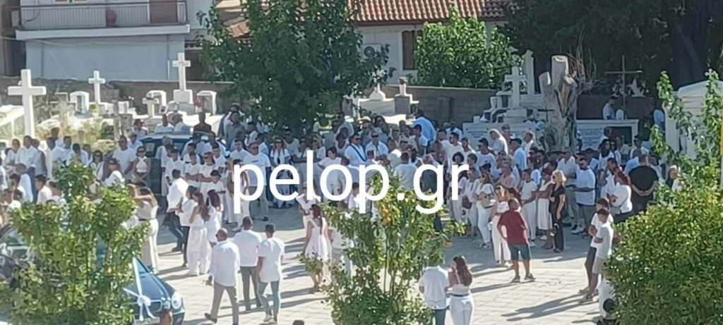 Πάτρα: Κατάλευκη κηδεία για τη Χριστίνα Γαρουφαλή, το κορίτσι «άγγελο» - ΦΩΤΟ