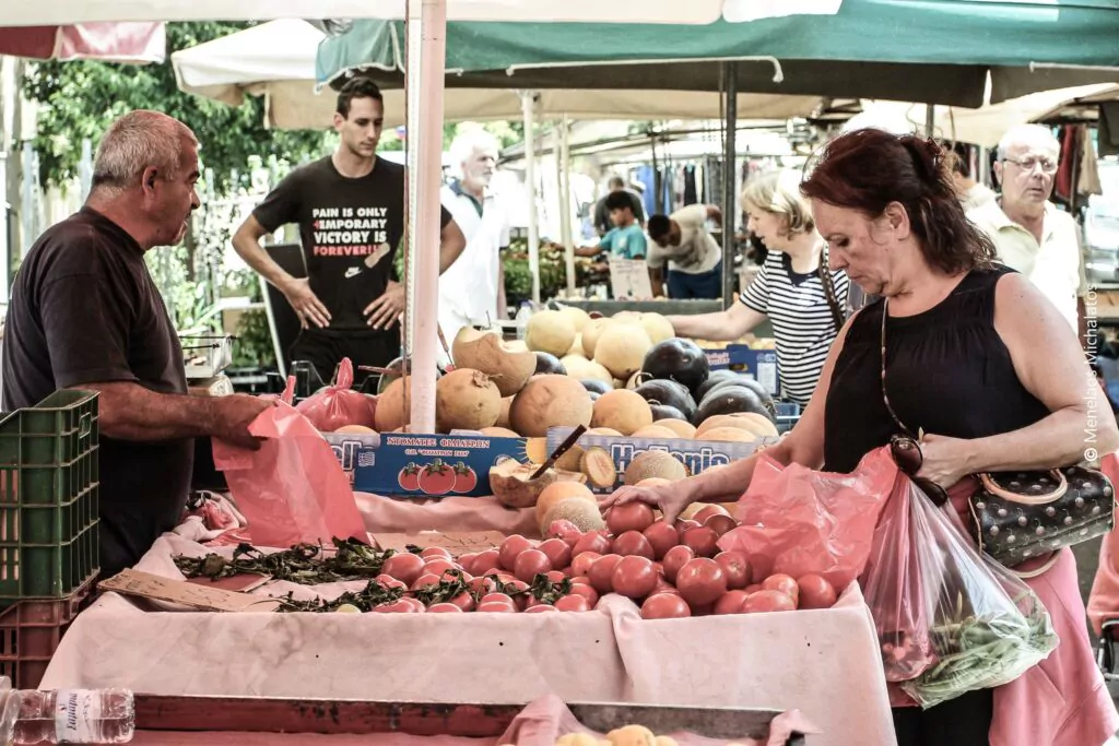 Νέες άδειες στις λαϊκές αγορές: Ποιοι κερδίζουν το «πράσινο φως»