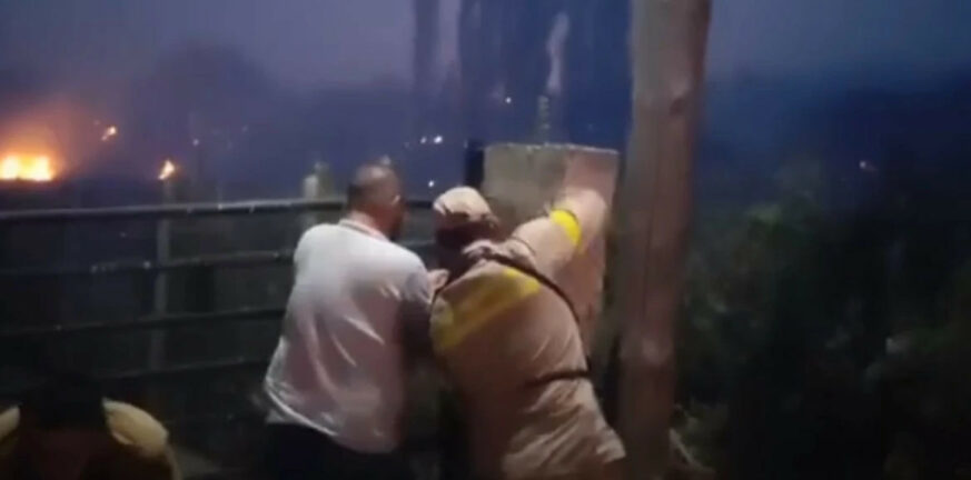 Αλεξανδρούπολη: Κόβουν λουκέτα για να σώσουν σπίτια από τη φωτιά - ΒΙΝΤΕΟ