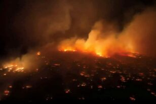 Χαβάη: Πυρκαγιές και τυφώνας σαρώνουν δάση και σπίτια - ΒΙΝΤΕΟ