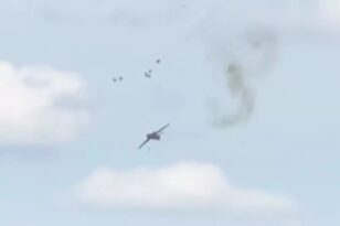 Μίσιγκαν: Συντριβή μαχητικού αεροσκάφους κατά τη διάρκεια αεροπορικού show – Οι πιλότοι εκτινάχθηκαν την τελευταία στιγμή