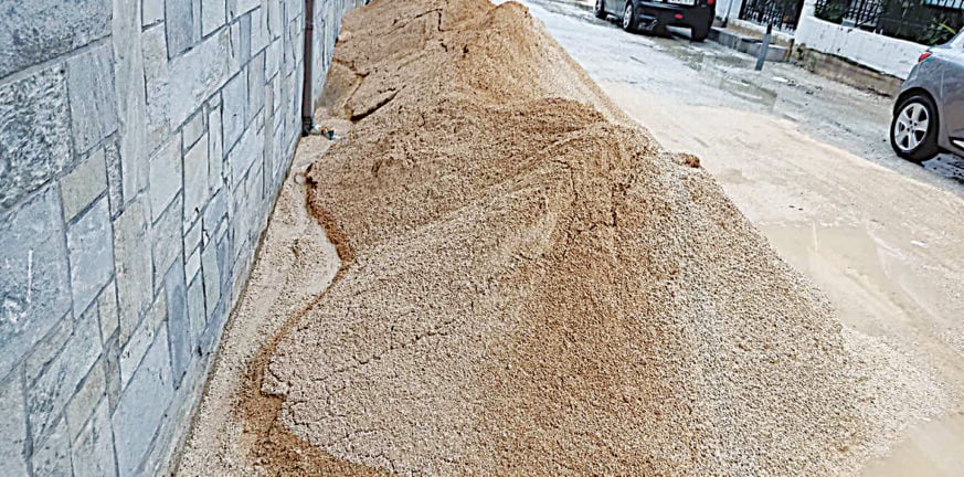 Αγρίνιο: Έριξε μπάζα σε κοινοτικό χώρο και βρέθηκε με χειροπέδες Αγρίνιο: Έριξε μπάζα σε κοινοτικό χώρο και βρέθηκε με χειροπέδες