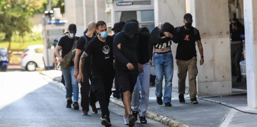 Νέα Φιλαδέλφεια: Πάνω από 10 ύποπτοι Κροάτες κυκλοφορούν ελεύθεροι στην Ελλάδα - «Μιλούν» τα κινητά των συλληφθέντων