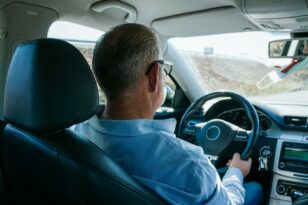 Αλλαγές στα διπλώματα οδήγησης των ηλικιωμένων: Τι ορίζει ο νόμος για την ανανέωση