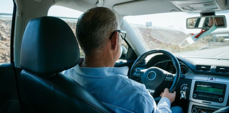 Αλλαγές στα διπλώματα οδήγησης των ηλικιωμένων: Τι ορίζει ο νόμος για την ανανέωση