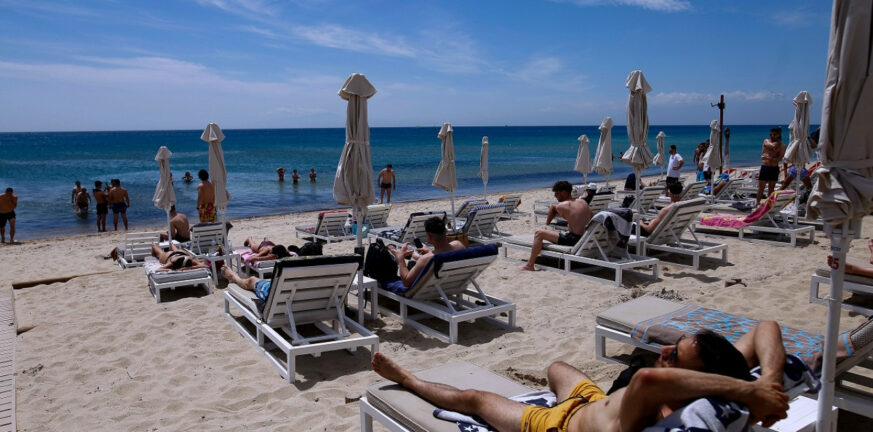Αποκαλυπτική μαρτυρία ηλικιωμένων στη Χαλκιδική: «Θα σας πνίξω» - Καταγγέλλουν υπεύθυνο beach bar για ξυλοδαρμό
