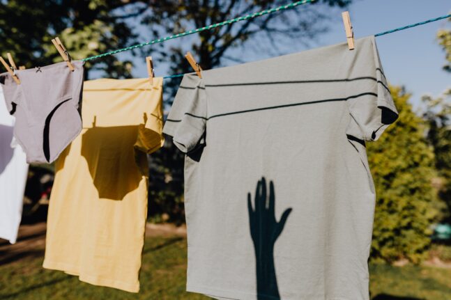 Πλύσιμο ρούχων: Δες τί σημαίνουν τα σύμβολα στα ταμπελάκια των ρούχων σου
