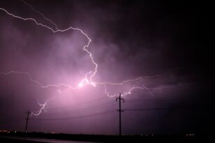 Meteo: Τι είναι η ξηρή καταιγίδα - Πώς μπορεί να προκαλέσει δασική φωτιά