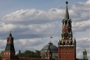 Ρωσία: Παρουσιάζεται ανθεκτική στις κυρώσεις της Δύσης