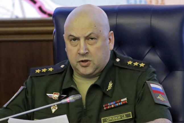 Σεργκέι Σουροβίκιν: Ο Ρώσος στρατηγός του στρατού ξηράς απαλλάχθηκε των καθηκόντων του