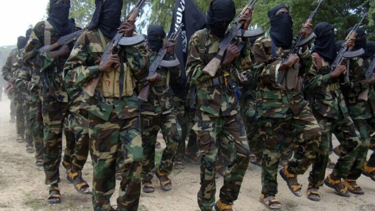 Νότια Σομαλία: Νεκρά 13 μέλη της Σεμπάμπ μετά από αεροπορικό πλήγμα των ΗΠΑ