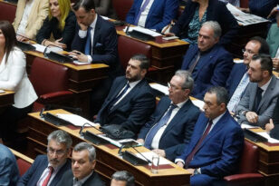 Σπαρτιάτες: Εικόνα διάλυσης – Ανεξαρτητοποιήθηκε ο βουλευτής, Γιώργος Μανούσος