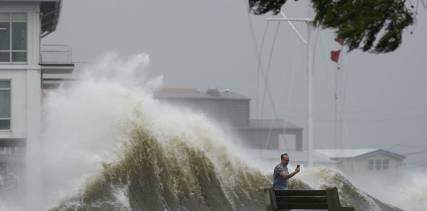 ΗΠΑ: Ο τυφώνας Ιντάλια απειλεί τη Φλόριντα