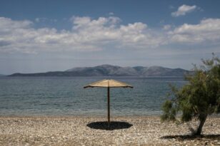 Χαλκιδική: Έκλεισε προσωρινά η παραλία της Νικήτης λόγω επικίνδυνων αποβλήτων
