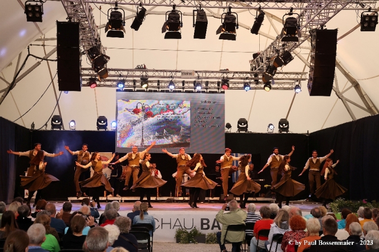 Το Χορευτικό Τμήμα του Πολιτιστικού Οργανισμού στο Μπάλινγκεν της Γερμανίας - ΦΩΤΟ