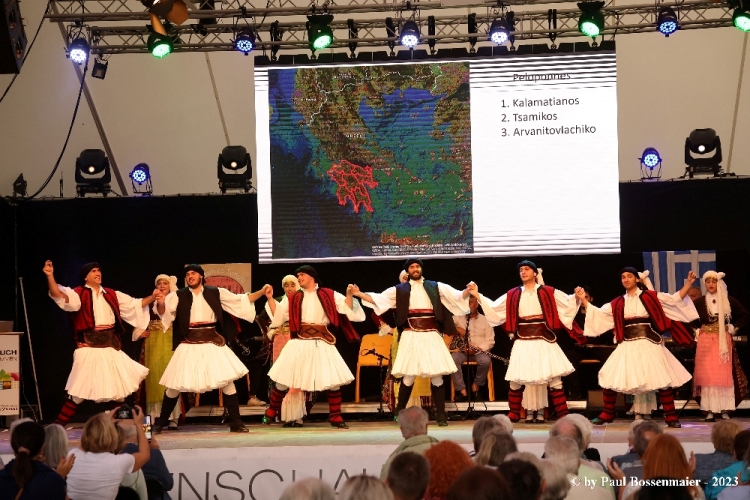 Το Χορευτικό Τμήμα του Πολιτιστικού Οργανισμού στο Μπάλινγκεν της Γερμανίας - ΦΩΤΟ