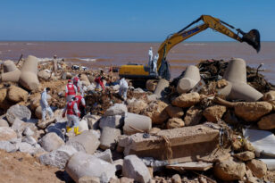 Λιβύη: Νεκροταφείο η Ντέρνα – Το πολιτικό χάος «σβήνει τα ίχνη» 10.000 αγνοουμένων