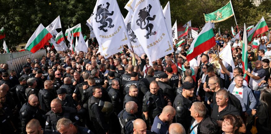 Συγκρούσεις στη Βουλγαρία: Διαδηλωτές διαφωνούν με τη στήριξη στην Ουκρανία – Ζητούν παραίτηση της κυβέρνησης