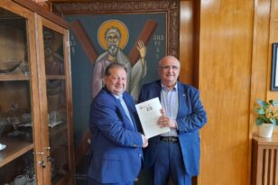 Υπεγράφη το Μνημόνιο Συνεργασίας μεταξύ Δήμου Αιγιαλείας, Πανεπιστημίου Πατρών και Πανεπιστημίου Λευκωσίας – «Οραμα ετών για το Αίγιο»