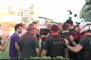 Κακοκαιρία Daniel: Ένταση έξω από το δημαρχείο Βόλου με αγανακτισμένους κατοίκους