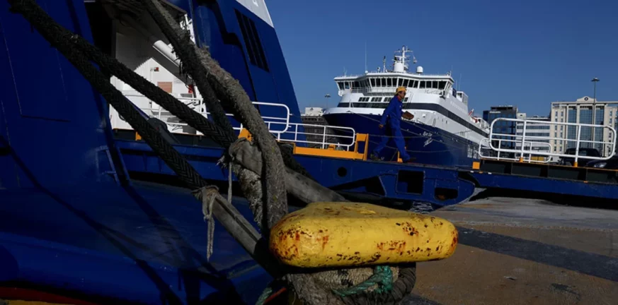 Δεμένα τα πλοία στα λιμάνια την Τετάρτη - Δεν θα πραγματοποιηθούν δρομολόγια από τα μεσάσυχτα