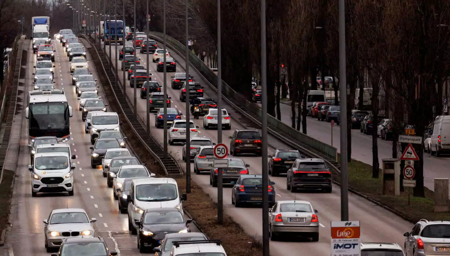 Καμπάνες σε 450.000 οδηγούς: Ανασφάλιστα, ΚΤΕΟ και τέλη φέρνουν πρόστιμα-φωτιά