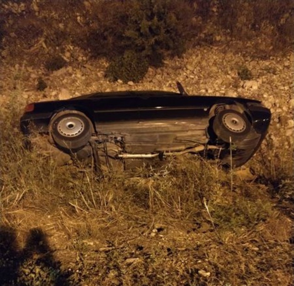 Αυτοκίνητο προσγειώθηκε σε χείμαρρο στη Ναύπακτο - ΦΩΤΟ