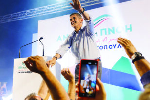 Γρηγόρης Αλεξόπουλος: Εντυπωσιακή συγκέντρωση στα εγκαίνια του εκλογικού κέντρου - ΦΩΤΟ