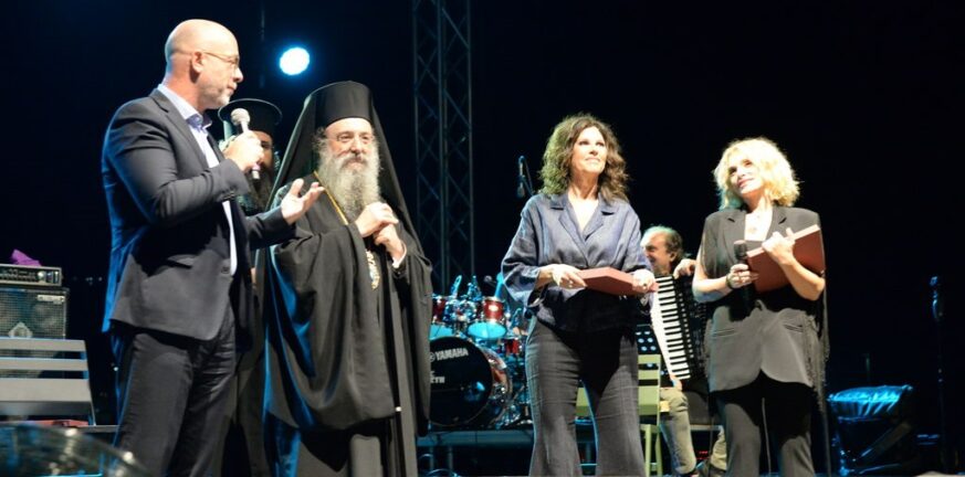 Πάτρα: Πλήθος κόσμου στην φιλανθρωπική συναυλία της Ιεράς Μητροπόλεως - Ενθουσίασαν Αρβανιτάκη-Ζουγανέλη ΦΩΤΟ
