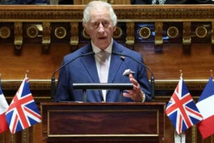 Βασιλιάς Κάρολος: Μίλησε στην Γαλλική Γερουσία – Τον χειροκροτούσαν για ενάμισι λεπτό οι βουλευτές – ΒΙΝΤΕΟ
