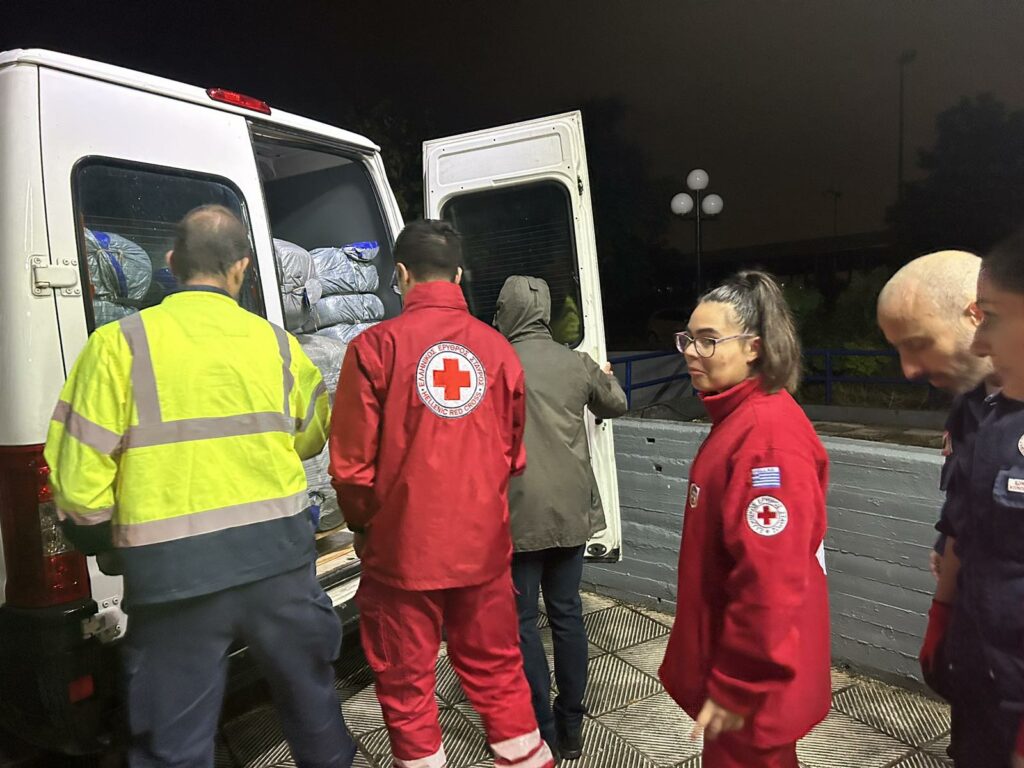 Ελληνικός Ερυθρός Σταυρός,ανθρωπιστική βοήθεια,πλημμυροπαθείς,Λάρισα