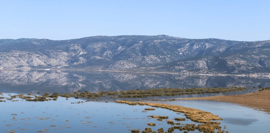 Θεσσαλία – Αρτοποιός: Παρακολουθούμε την εξέλιξη τη στάθμη του νερού στην λίμνη Κάρλα με drones