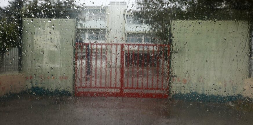Κακοκαιρία Elias: Κλειστά την Πέμπτη τα σχολεία στα Φάρσαλα