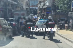 Άγριο ξύλο στο κέντρο της Λαμίας: Περίπου 40 άτομα συνεπλάκησαν με λοστάρια και καδρόνια-ΒΙΝΤΕΟ