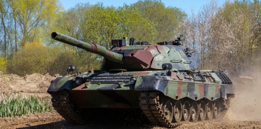 Ουκρανία: Έφτασαν τα 10 πρώτα άρματα μάχης Leopard 1 - Είχαν ζητηθεί από Δανία, Γερμανία και Ολλανδία