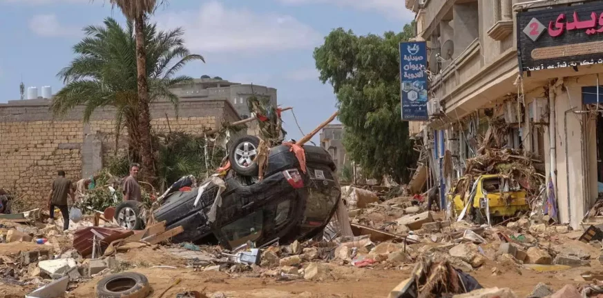 Λιβύη: Σκληρές εικόνες με δρόμους γεμάτους πτώματα στη Ντερνα μετά τις φονικές πλημμύρες