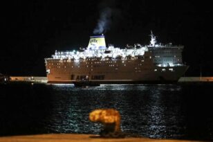 Πειραιάς: Εφυγε και επέστρεψε στο λιμάνι πλοίο με 811 επιβάτες