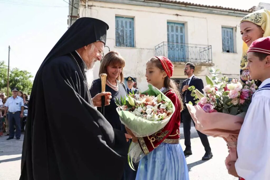 Ανδραβίδα – Κυλλήνη: Επίτιμοι δημότες του Δήμου οι Κατερίνα Σακελλαροπούλου και Οικουμενικός Πατριάρχης Βαρθολομαίος