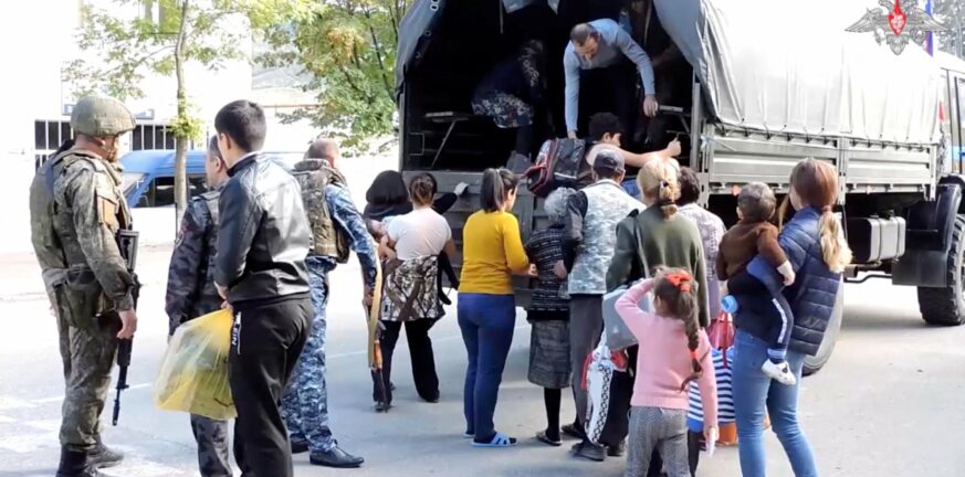 Ναγκόρνο Καραμπάχ: Χιλιάδες Αρμένιοι εγκαταλείπουν τα σπίτια τους - ΒΙΝΤΕΟ