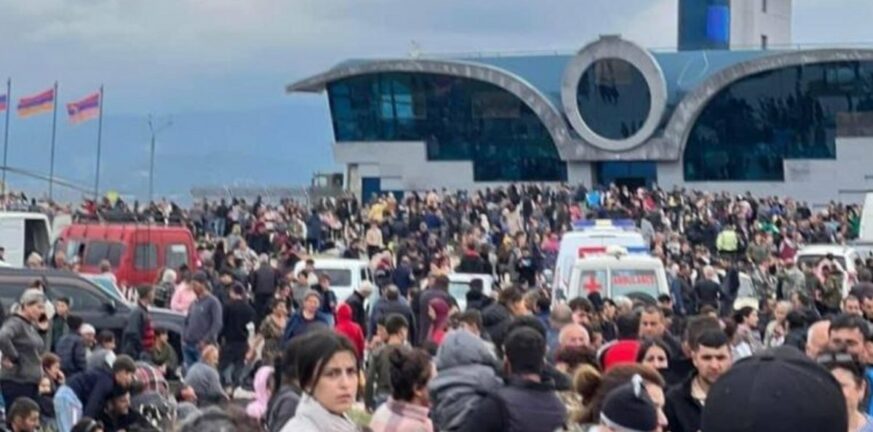 Ναγκόρνο Καραμπάχ: Χιλιάδες Αρμένιοι κάτοικοι στο αεροδρόμιο για να εγκαταλείψουν την χώρα