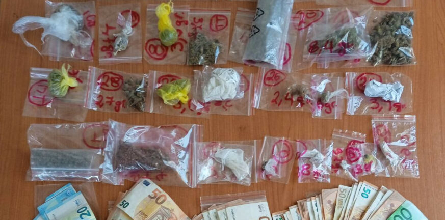 Στη φάκα της ΕΛΑΣ διακινητής ναρκωτικών στο Αγρίνιο - Τι βρέθηκε στο σπίτι του ΦΩΤΟ