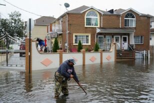 Νέα Υόρκη: Lockdown έφεραν οι σαρωτικές πλημμύρες – Σπίτια και δρόμοι ποτάμια